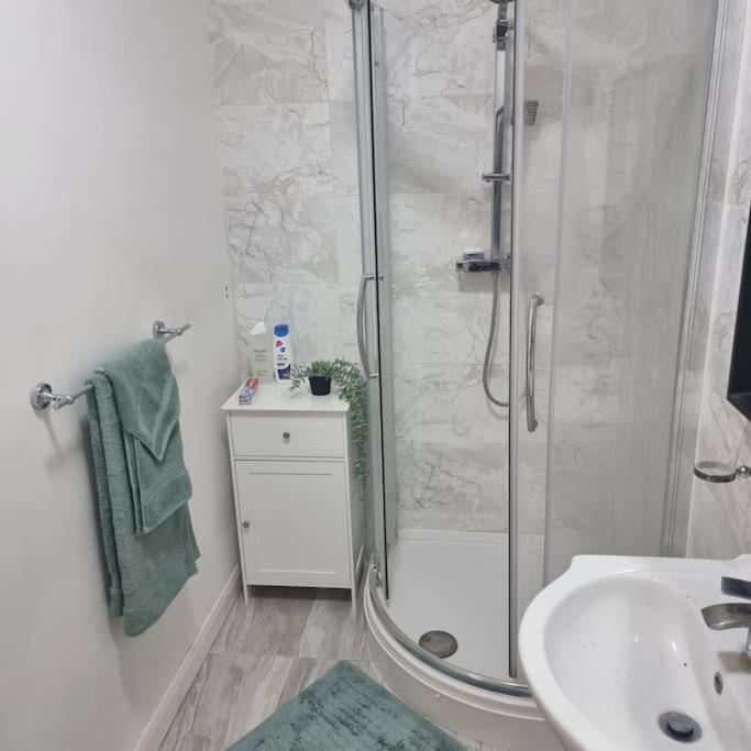 Stylish Apartment, Self Check-In, Ideal 4 Contractors, 25Mins To Gatwick Airport Thornton Heath Exterior foto